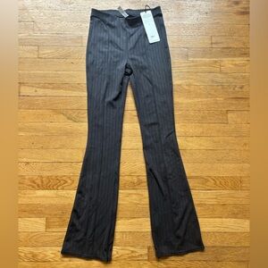 NWT Alo Yoga Pinstripe Pants – Size Medium | Never Worn!
